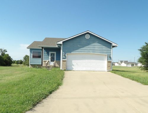 210 W Morton Ave, Greensburg, KS, 67054-2026 | Card Image