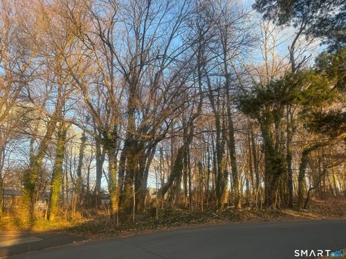 305 Grandview Ave, Hamden, CT, 06514-3040 | Card Image