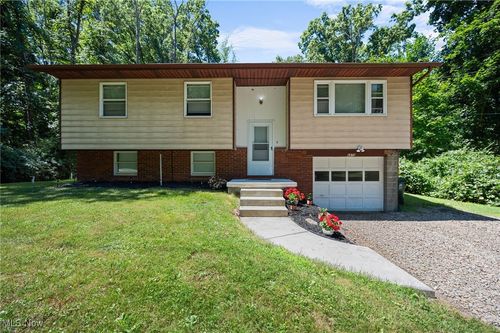 6873 Henderson Rd, Ravenna, OH, 44266-1941 | Card Image