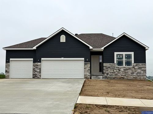 5106 Kestrel Pkwy, Elkhorn, NE, 68022-5027 | Card Image