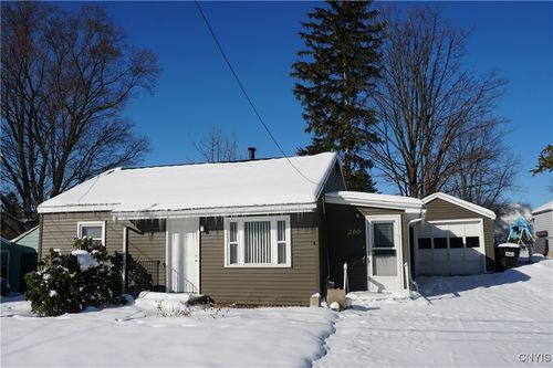 200 Vardon St, Liverpool, NY, 13088-6546 | Card Image