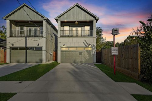 b-4208 Castor St, Houston, TX, 77022-4032 | Card Image