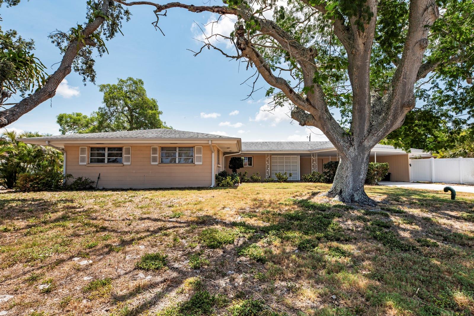 Merrimac Dr, Sarasota, FL 34231