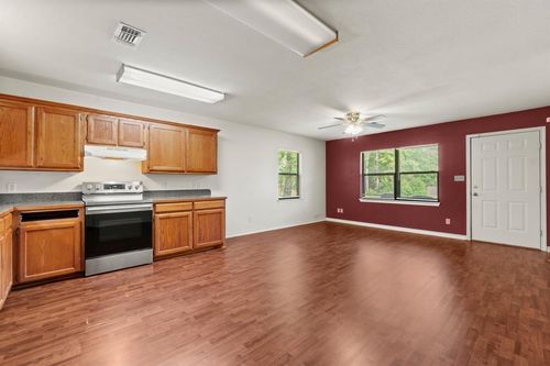 185 Rustic Way, Livingston, TX, 77351-8632 | Card Image