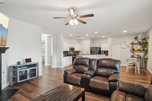 441 Valley View Dr, Lewisville, TX, 75067-8957 | Card Image
