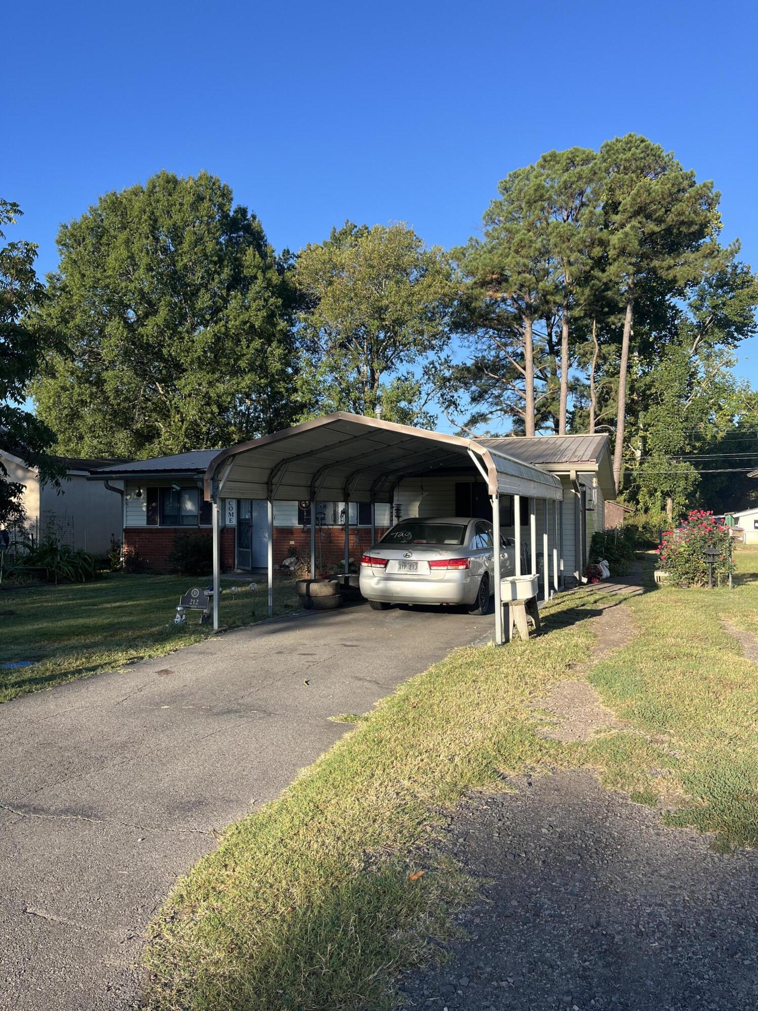 Laredo Ave, Russellville, AR 72801