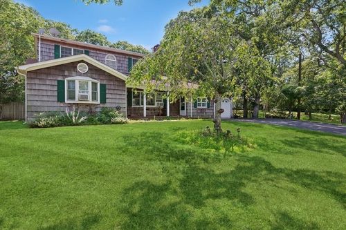 7 Mortimer St, Westhampton Beach, NY, 11978-2016 | Card Image