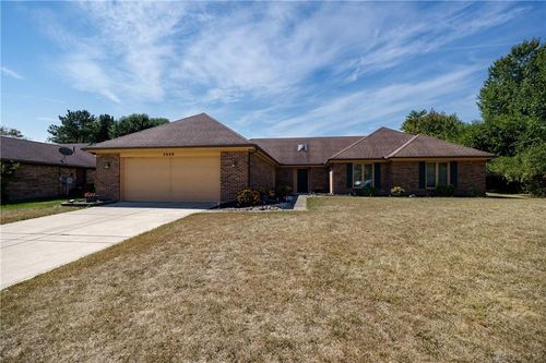 5049 Pebble Brook Dr, Englewood, OH, 45322-3637 | Card Image