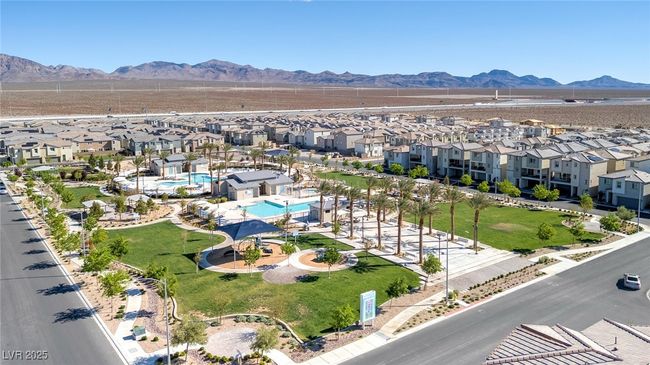6804 Surf Green Ct, Townhouse with 3 bedrooms, 3 bathrooms and null parking in North Las Vegas NV | Image 24