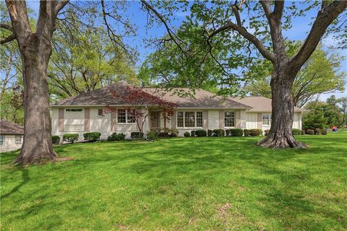 9827 Delmar Ln, Overland Park, KS, 66207-3562 | Card Image