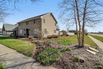 1047 S Ferrari Drive S, House other with 4 bedrooms, 2 bathrooms and 3 parking in Coal City IL | Image 3