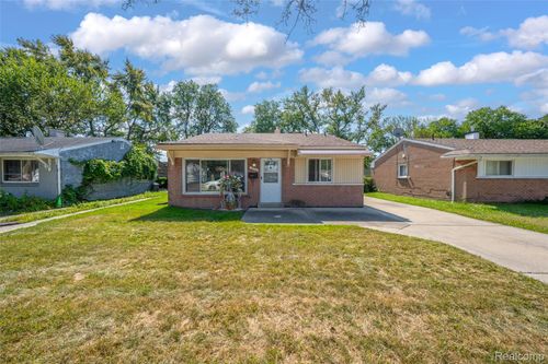 13341 Albany St, Oak Park, MI, 48237-2801 | Card Image