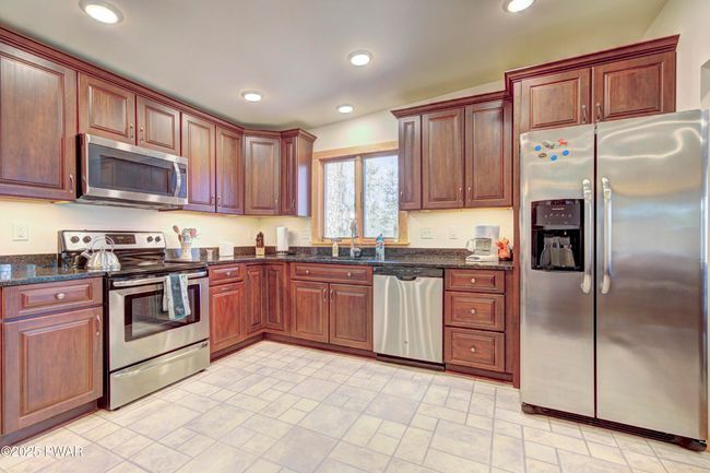 Kitchen | Image 10