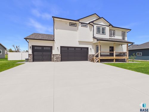 308 E 11th St Street, Crooks, SD, 57020 | Card Image
