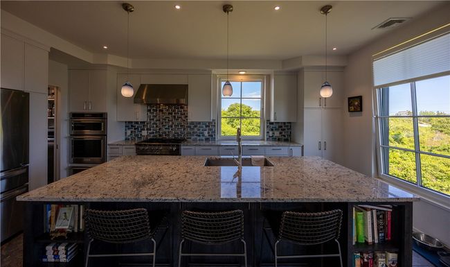 Kitchen Island | Image 8