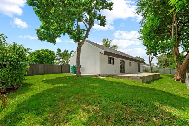 20620 Sw 120 Th Pl, House other with 3 bedrooms, 2 bathrooms and null parking in Miami FL | Image 6