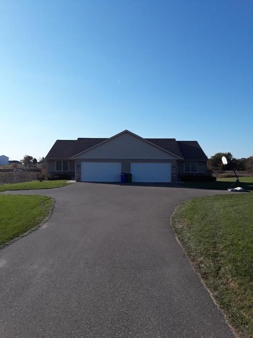 b-1304 146th Ave, New Richmond, WI, 54017-6651 | Card Image