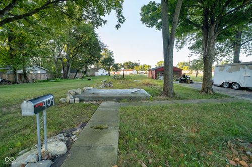 409 W Elm St, Jamestown, IN, 46147-9071 | Card Image
