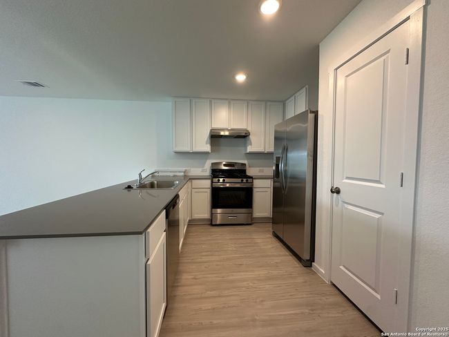 1003 Landon Rdg, House other with 4 bedrooms, 2 bathrooms and null parking in San Antonio TX | Image 4