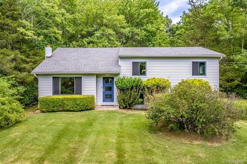 6 Hickory Hill Rd, New Paltz, NY, 12561-3104 | Card Image