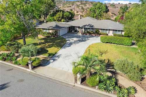 220 Copa De Oro Dr, Brea, CA, 92823-7015 | Card Image