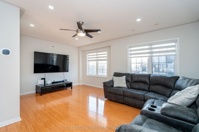 72 Colonel Frank Ching Cres, House attached with 4 bedrooms, 3 bathrooms and 2 parking in Brampton ON | Image 18