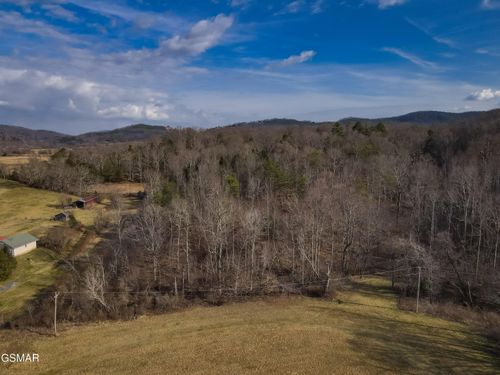 10 Tarwater Ln, Sevierville, TN, 37862-8410 | Card Image