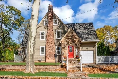 12 Russell Ave, Nutley, NJ, 07110-2820 | Card Image