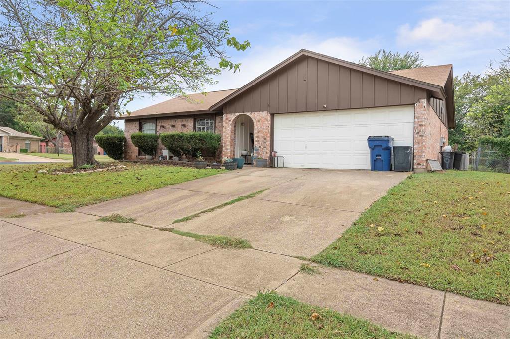 Quail Creek Dr, Crowley, TX 76036