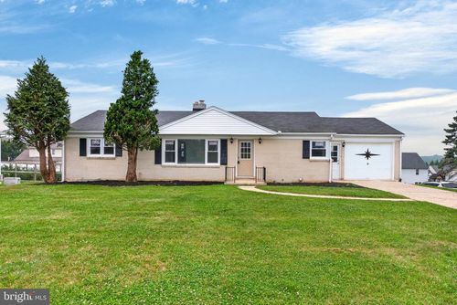 385 Manor Rd, RED LION, PA, 17356-8748 | Card Image