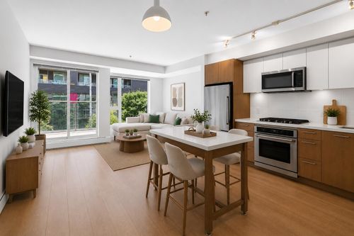 304-384 E 1st Ave, Vancouver, BC, V5T0G5 | Card Image