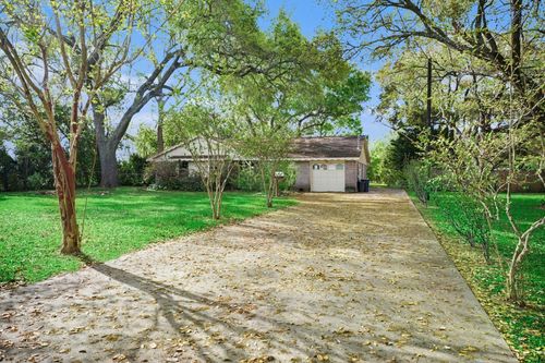 715 W League City Pkwy, League City, TX, 77573-7015 | Card Image