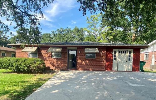 15 Helis Dr, Westwego, LA, 70094-2166 | Card Image