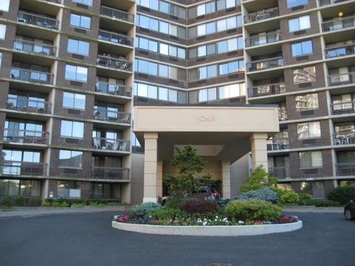 apt-21u-1 Bay Club Dr, Bayside, NY, 11360-2914 | Card Image