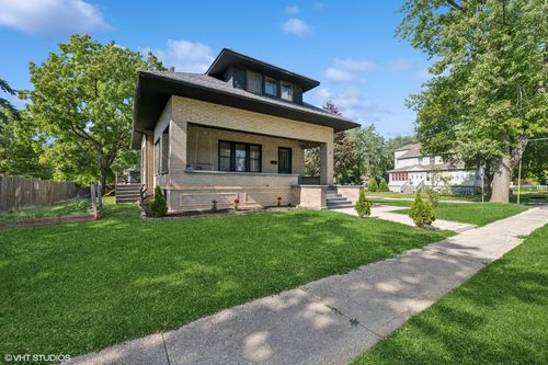 306 E Diggins St, Harvard, IL, 60033-2413 | Card Image