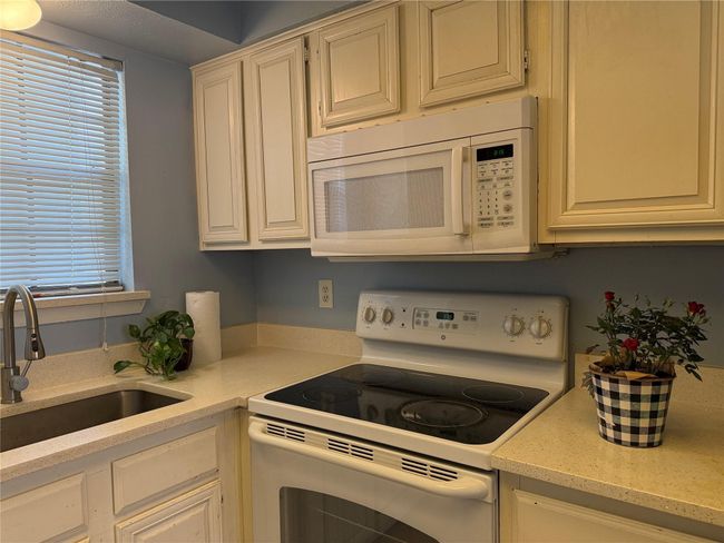 APT-229 - 3120 Devonshire Dr, Condo with 2 bedrooms, 2 bathrooms and null parking in Plano TX | Image 6