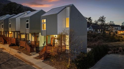 207 Old Mountain Rd, Chattanooga, TN, 37409-1225 | Card Image