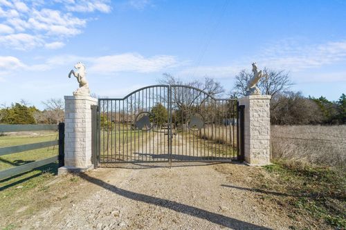 1006 S Clark Rd, Cedar Hill, TX, 75104-3201 | Card Image
