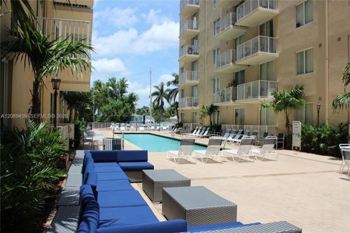 439-2601 Nw 16th Street Rd, Miami, FL, 33125-1486 | Card Image