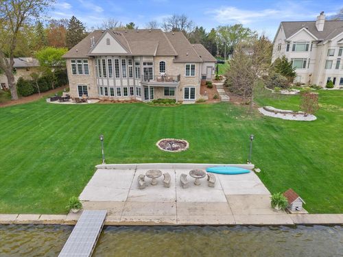 W356N5136 Lakeshore Drive, Oconomowoc, WI, 53066 | Card Image