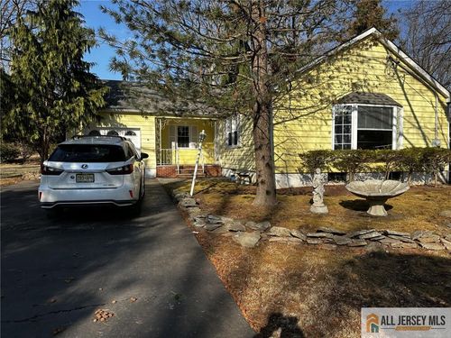186 Midwood Way, Colonia, NJ, 07067-3117 | Card Image