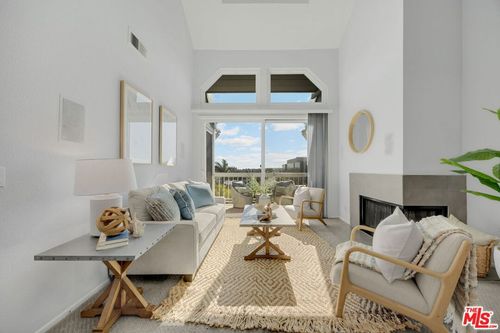 b410-20371 Bluffside Cir, Huntington Beach, CA, 92646 | Card Image