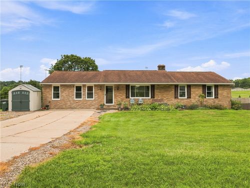 7868 Windward Trace Cir Nw, Massillon, OH, 44646-1175 | Card Image
