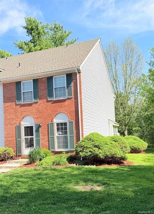 30 Burnett Way, Washingtonville, NY, 10992-1220 | Card Image
