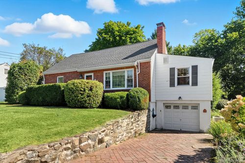 13 Pleasant Ln, Wappingers Falls, NY, 12590-4027 | Card Image