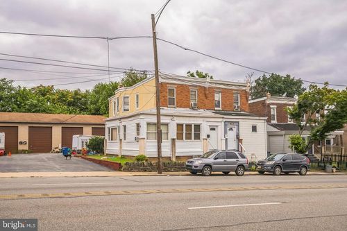82 Chester Pike, COLLINGDALE, PA, 19023-2041 | Card Image