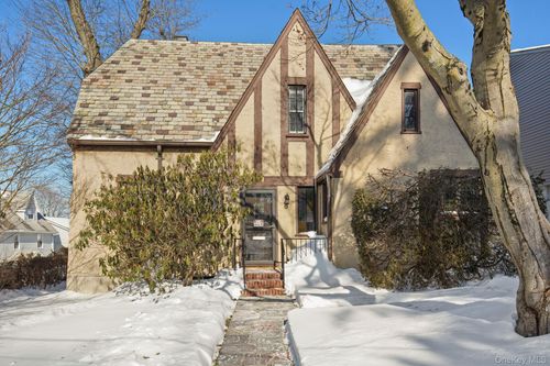 19 Surrey Ln, Yonkers, NY, 10710-4213 | Card Image