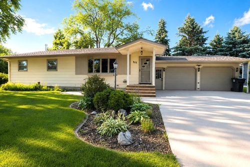 312 Cambridge Ave, Ipswich, SD, 57451-2062 | Card Image