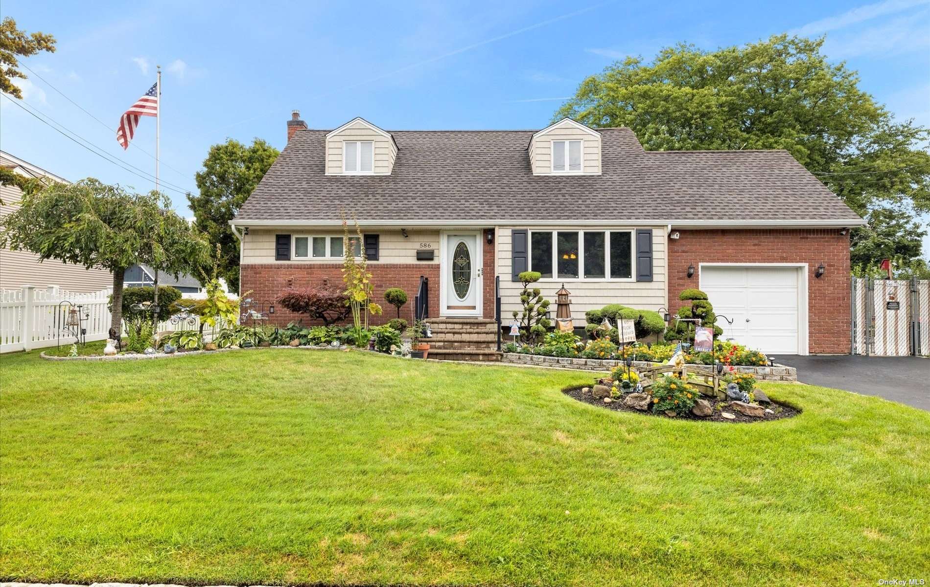 Greene Ave, Lindenhurst, NY 11757