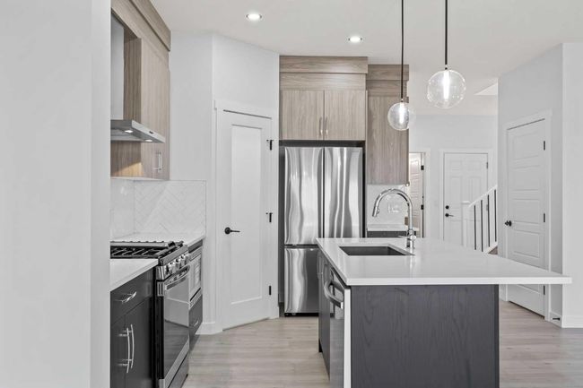 501 Corner Meadows Way Ne, House other with 3 bedrooms, 3 bathrooms and 4 parking in Calgary AB | Image 11